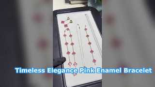 Pulsera vintage con cinco motivos Alhambra en esmalte rosa
