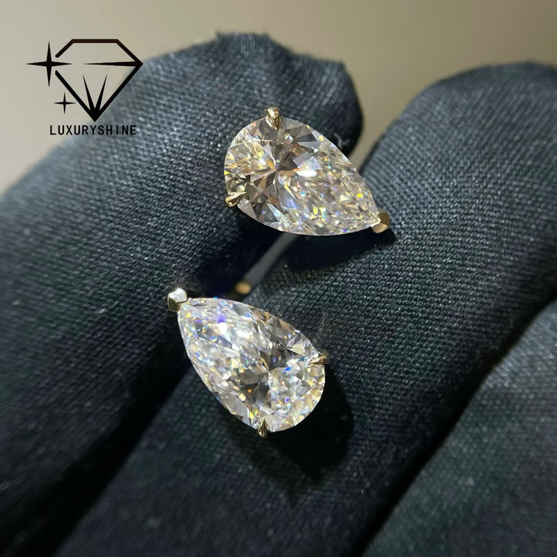 Calidad Pendientes de botón con diamantes cultivados en laboratorio con corte de pera de oro de 18K, claridad VVS-VS fábrica