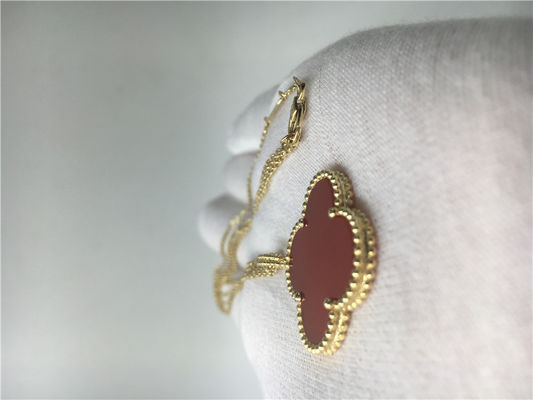 Calidad Collar del oro de LongVan Cleef Arpels 18K con forma roja de la flor ningún diamante fábrica