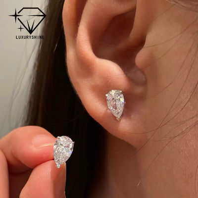 Calidad Pendientes de botón con diamantes cultivados en laboratorio con corte de pera de oro de 18K, claridad VVS-VS fábrica