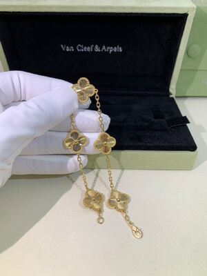 VCA Vintage Alhambra 18K Brazalete de oro Van Cleef y Arpels Madre de Perlas Malaquita Carnelian