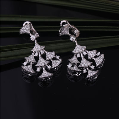 Calidad Los pendientes IDEALES de las DIVAS de Roma High Jewelry en sistema del oro blanco 18K con 7 diamantes principales y diamantes llenos del pavé fábrica