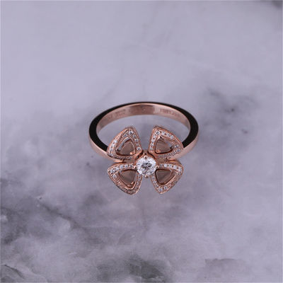 Calidad Roman Love Flower Ring Fiorever 18 kt Rose Gold Ring fijada con un diamante central y los diamantes del pavé fábrica