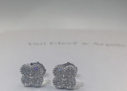 Calidad Diamantes redondos dulces del oro blanco de Van Cleef Arpels Alhambra Earstuds 18K fábrica